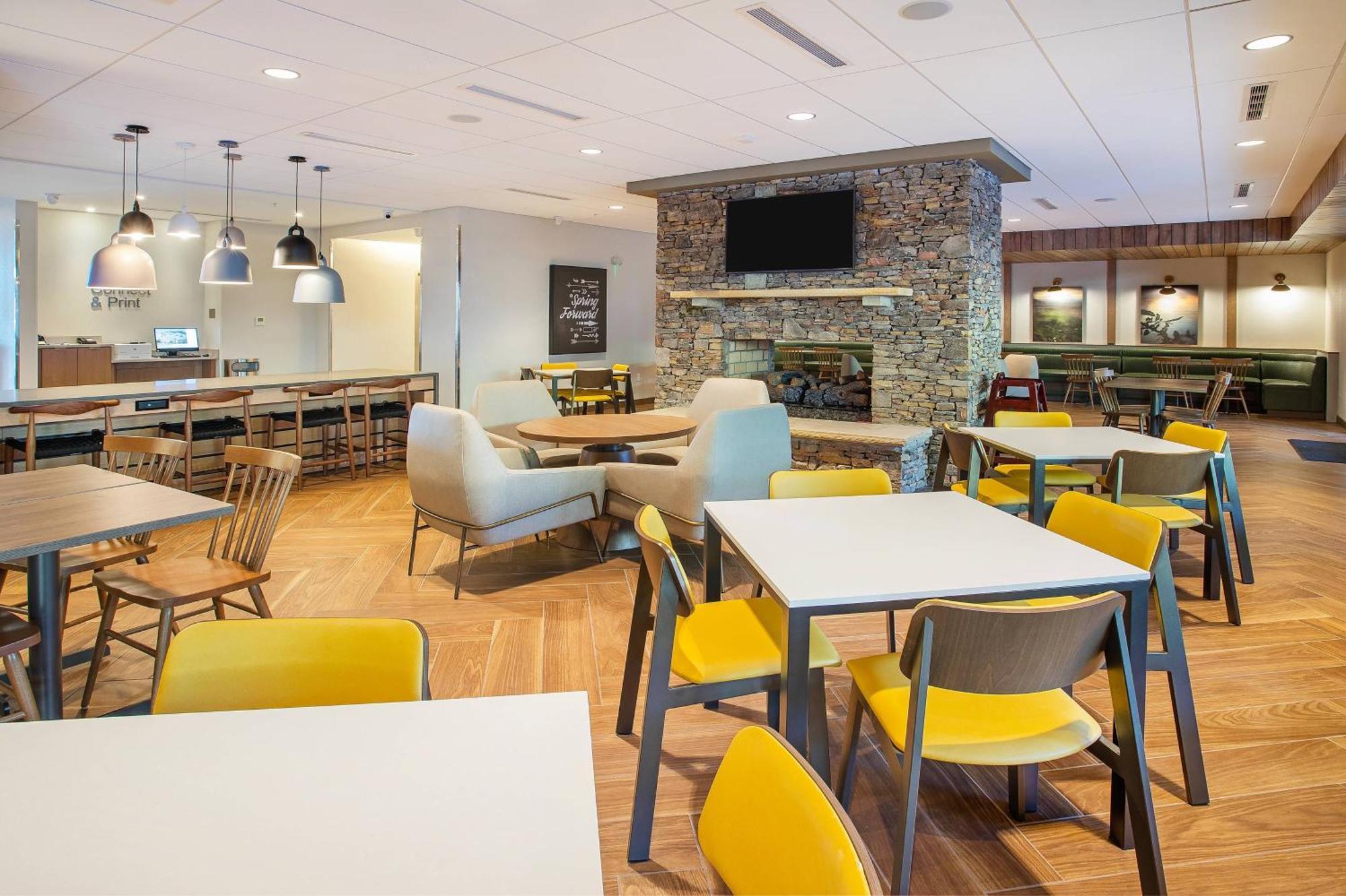 Fairfield & By Marriott